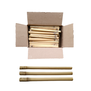 Rietstengels met knoop en lopertje voor eigen bijenhotel